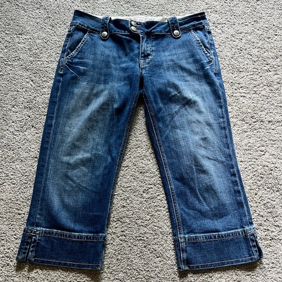 Miss Me Women’s Size 30 Crop Blue Denim Stretch Distressed Capris Jeans - Picture 1 of 4